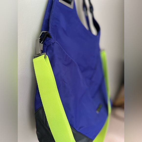 VTG UA Hobo Bag Purse Cobalt Blue Gold Neon Yellow Gym Travel Tote Under Armour - Picture 12 of 17